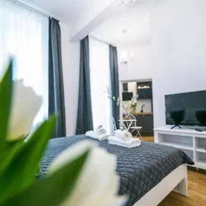  Apartament Charming Elite Wielopole Old Town Studio